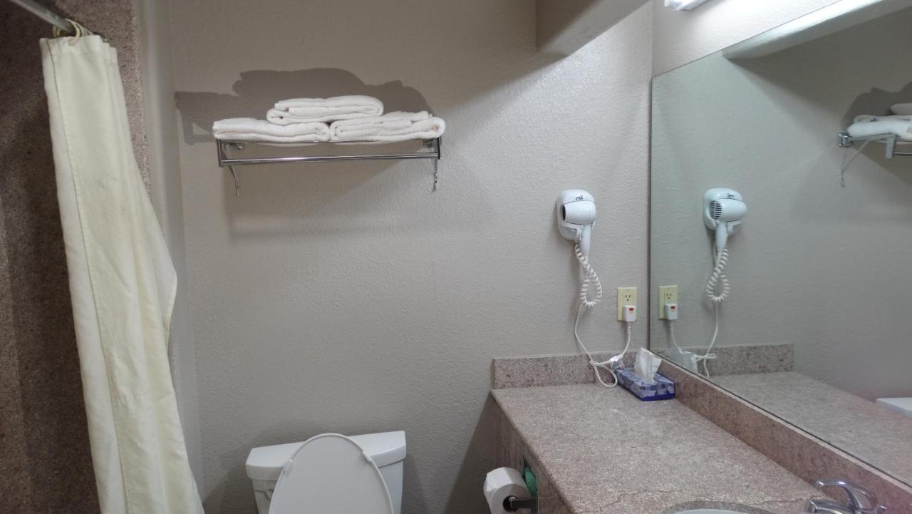 Regency Inn And Suites האמבל מראה חיצוני תמונה